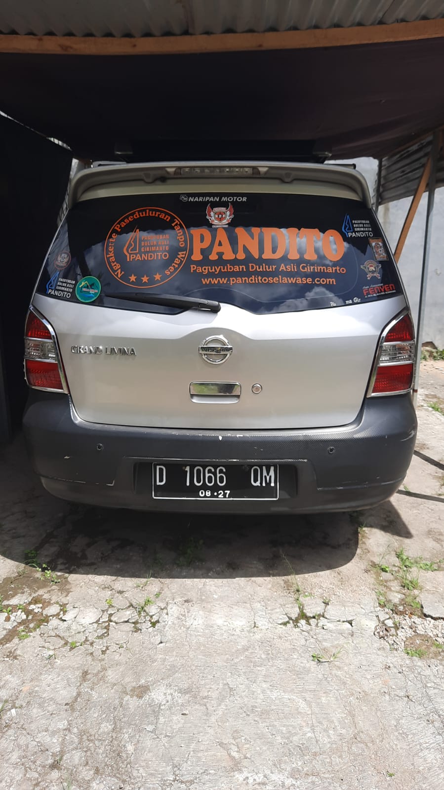 2012 Nissan Grand Livina  1.5 SV MT 2012 Nissan Grand Livina  1.5 SV MT