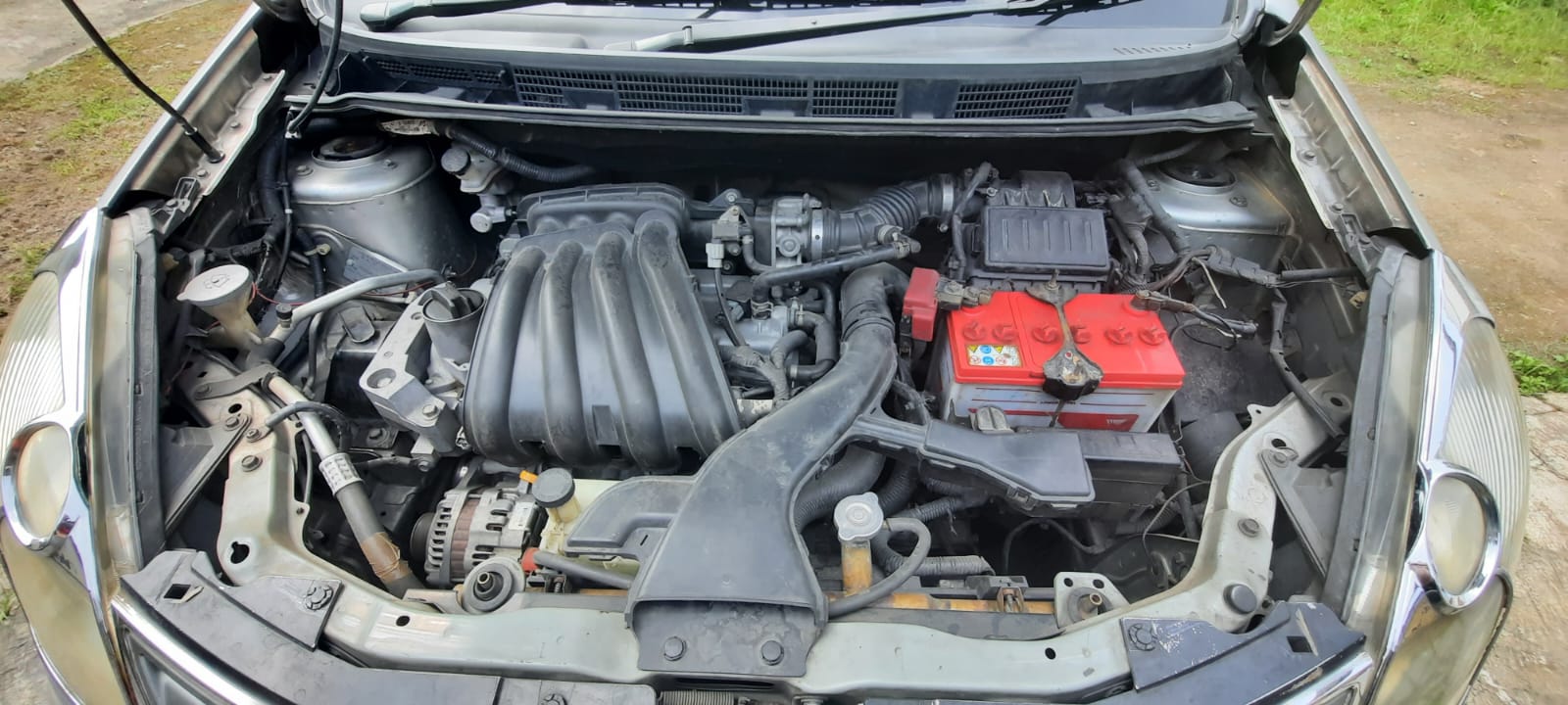 2012 Nissan Grand Livina  1.5 SV MT 2012 Nissan Grand Livina  1.5 SV MT