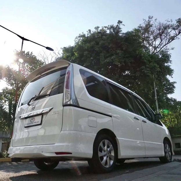 2013 Nissan Serena 2013 Nissan Serena