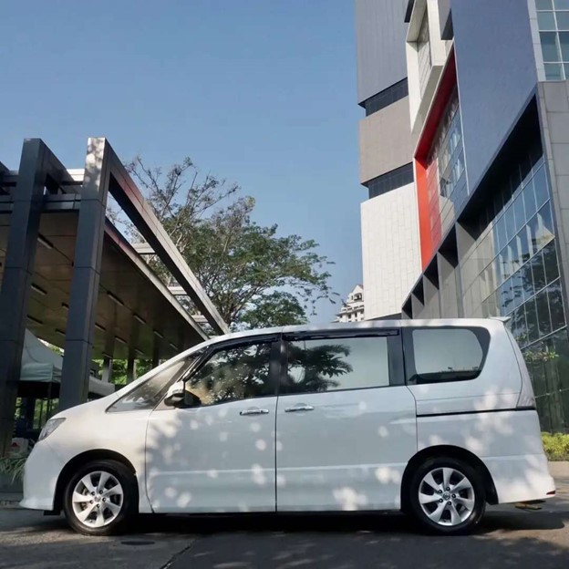 2013 Nissan Serena 2013 Nissan Serena