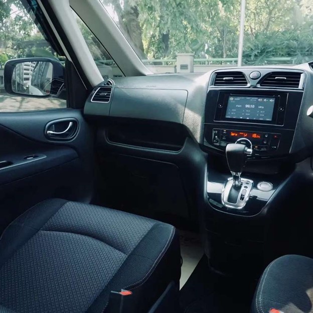 2013 Nissan Serena 2013 Nissan Serena