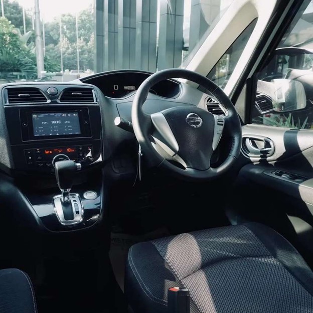 2013 Nissan Serena 2013 Nissan Serena