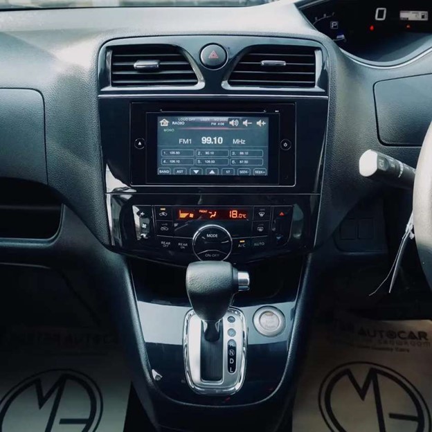 2013 Nissan Serena 2013 Nissan Serena