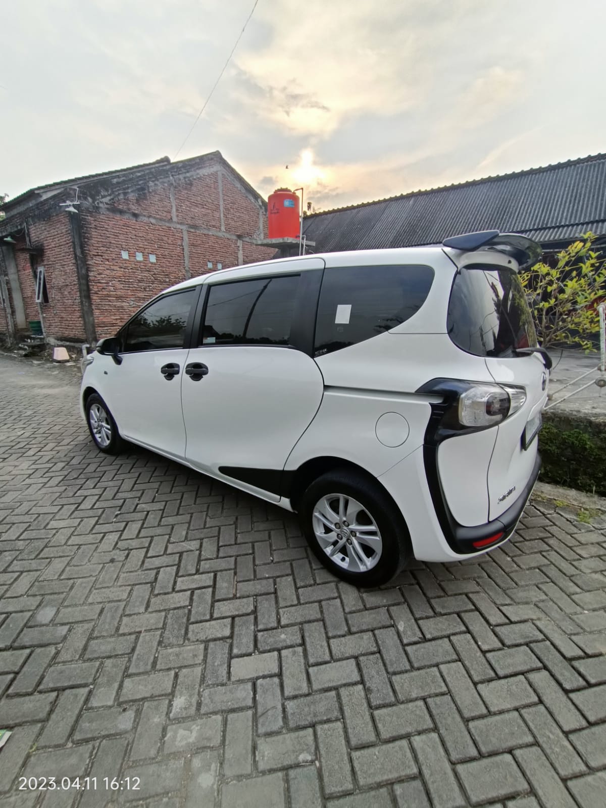 2017 Toyota Sienta E MT 2017 Toyota Sienta E MT