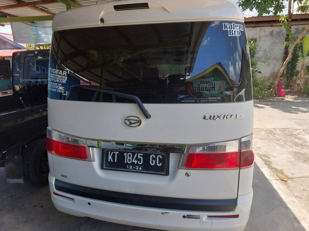 2014 Daihatsu Luxio  1.5 X MT FH 1.5 X MT FH tua