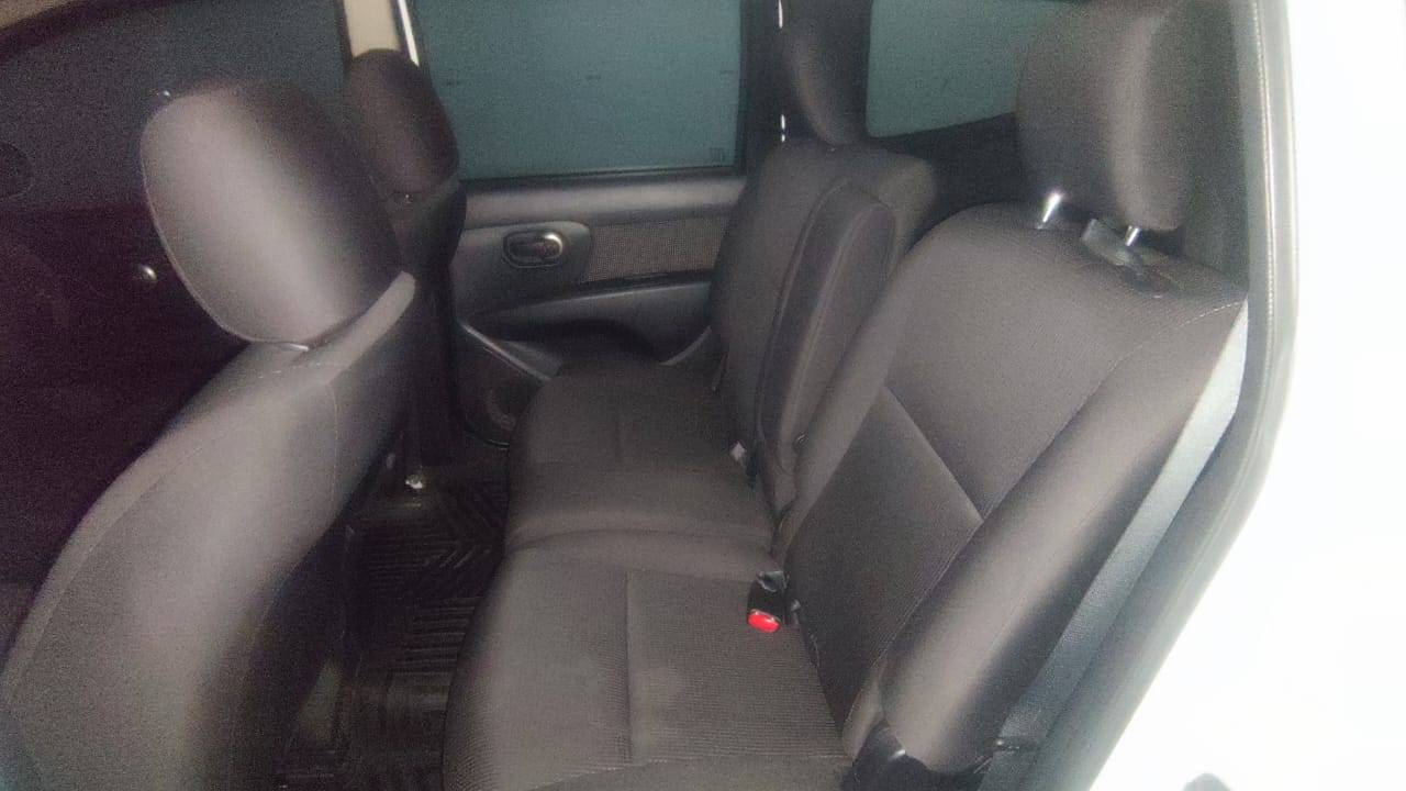 2013 Nissan Grand Livina  1.5 SV MT 2013 Nissan Grand Livina  1.5 SV MT