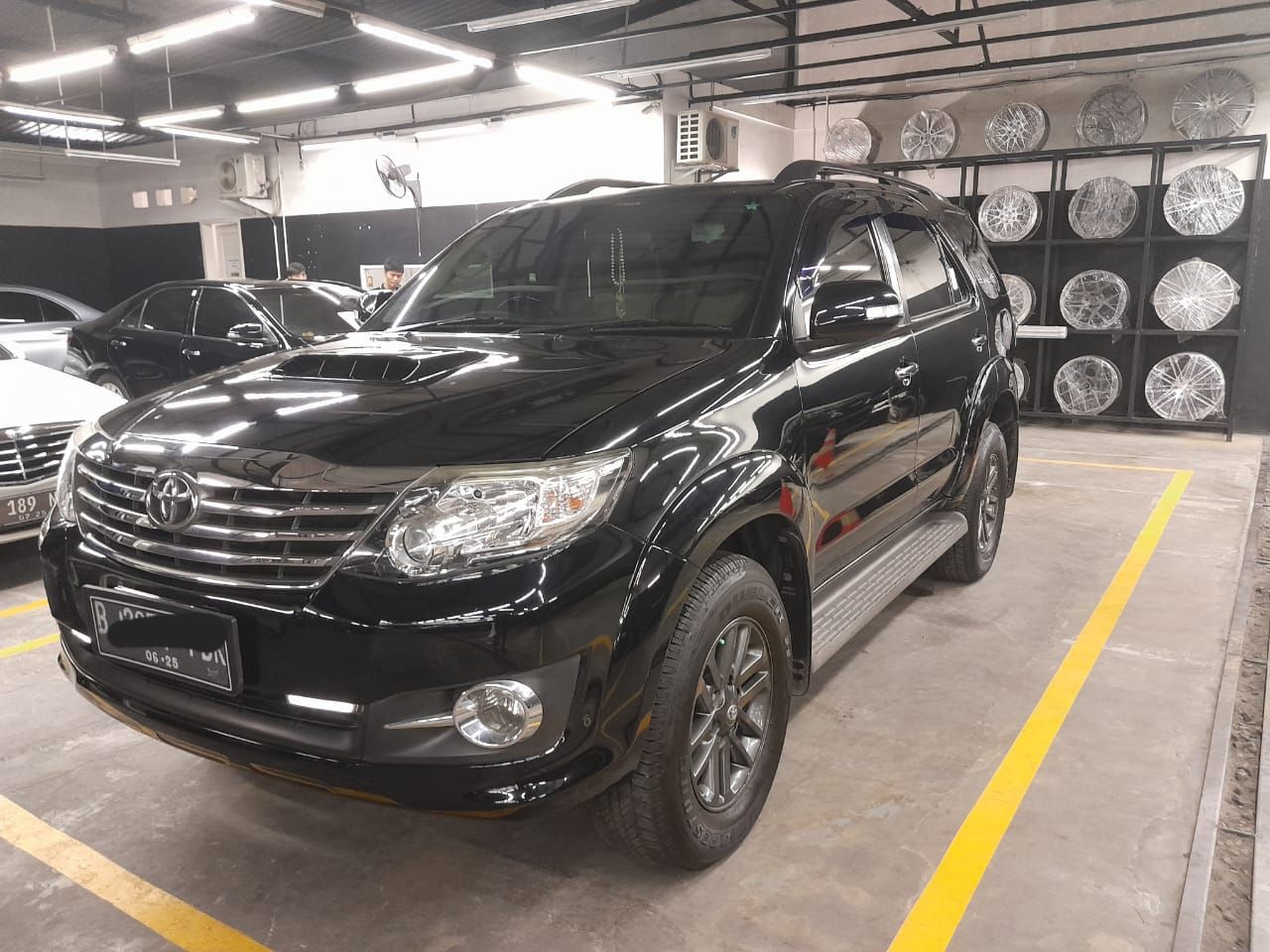 Second Hand 2015 Toyota Fortuner G 2.5L Diesel MT VNTURBO Second Hand 2015 Toyota Fortuner G 2.5L Diesel MT VNTURBO