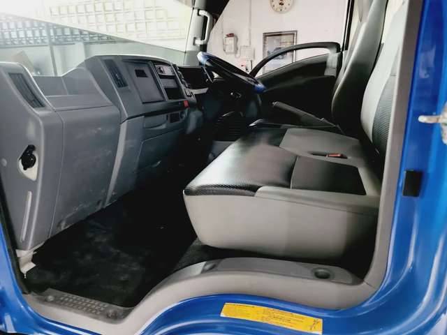 2020 Mitsubishi Colt L 300 SOLAR STD 2 5 BOX 2020 Mitsubishi Colt L 300 SOLAR STD 2 5 BOX