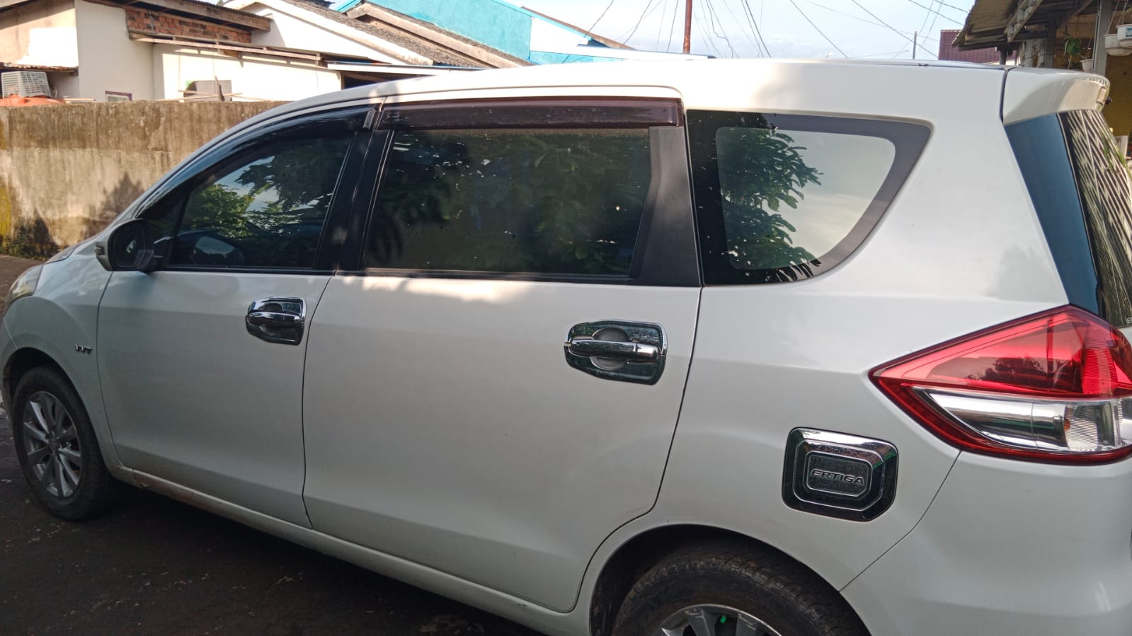 2012 Suzuki Ertiga GL M/T 2012 Suzuki Ertiga GL M/T