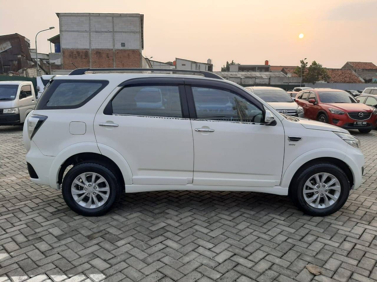 2017 Daihatsu Terios  R 1.5 AT 2017 Daihatsu Terios  R 1.5 AT