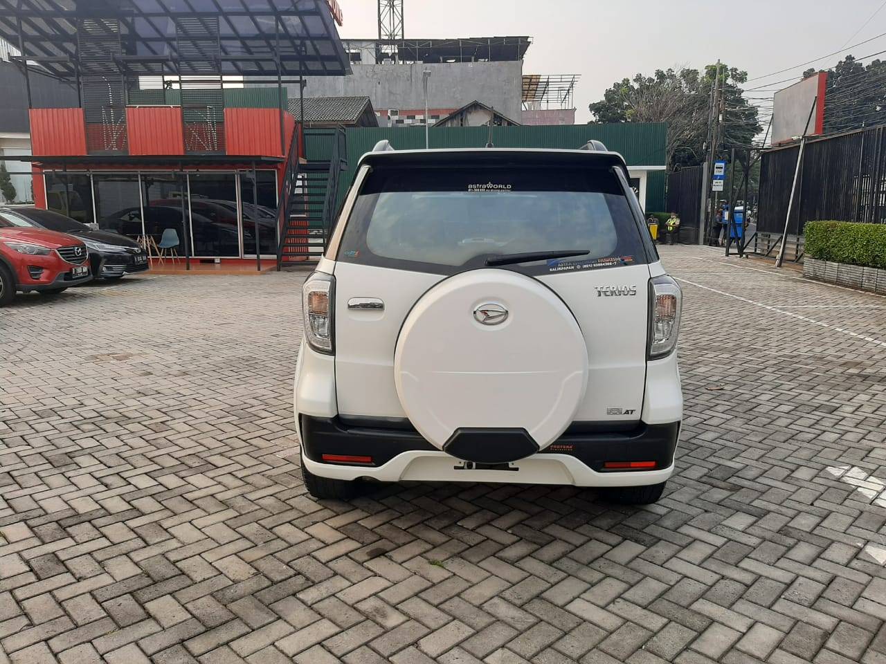 2017 Daihatsu Terios  R 1.5 AT 2017 Daihatsu Terios  R 1.5 AT