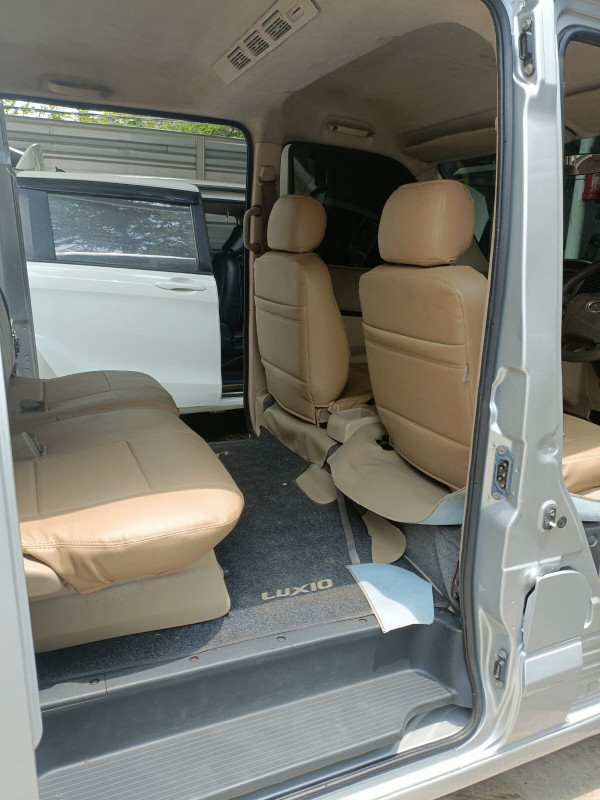 2011 Daihatsu Luxio  1.5 X MT MC 2011 Daihatsu Luxio  1.5 X MT MC