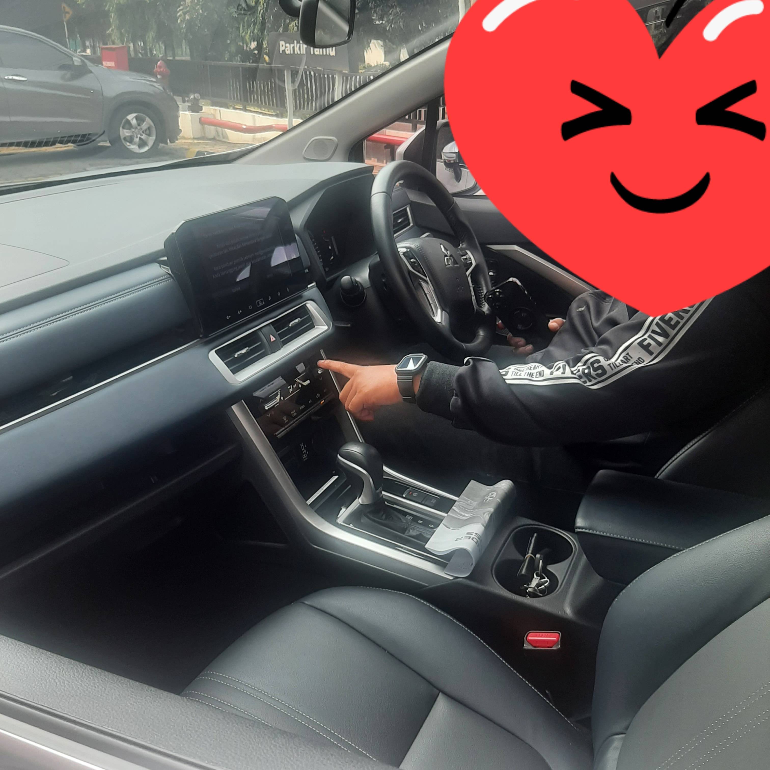 2022 Mitsubishi Xpander Cross Premium CVT 2022 Mitsubishi Xpander Cross Premium CVT