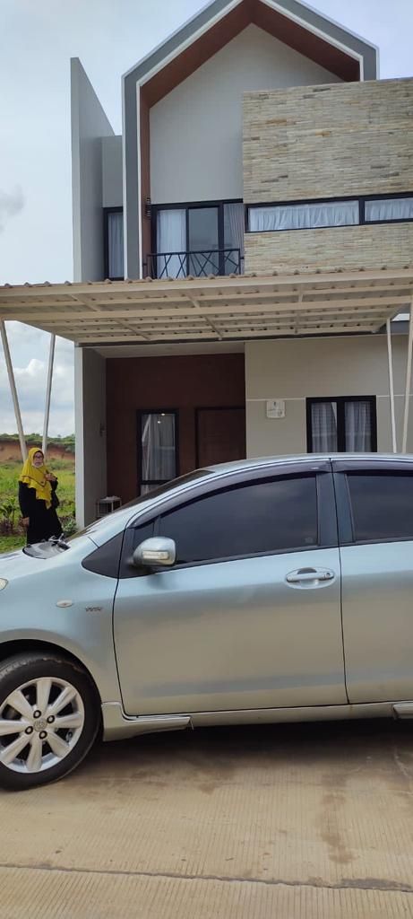 2010 Toyota Yaris J 1.5L AT 2010 Toyota Yaris J 1.5L AT