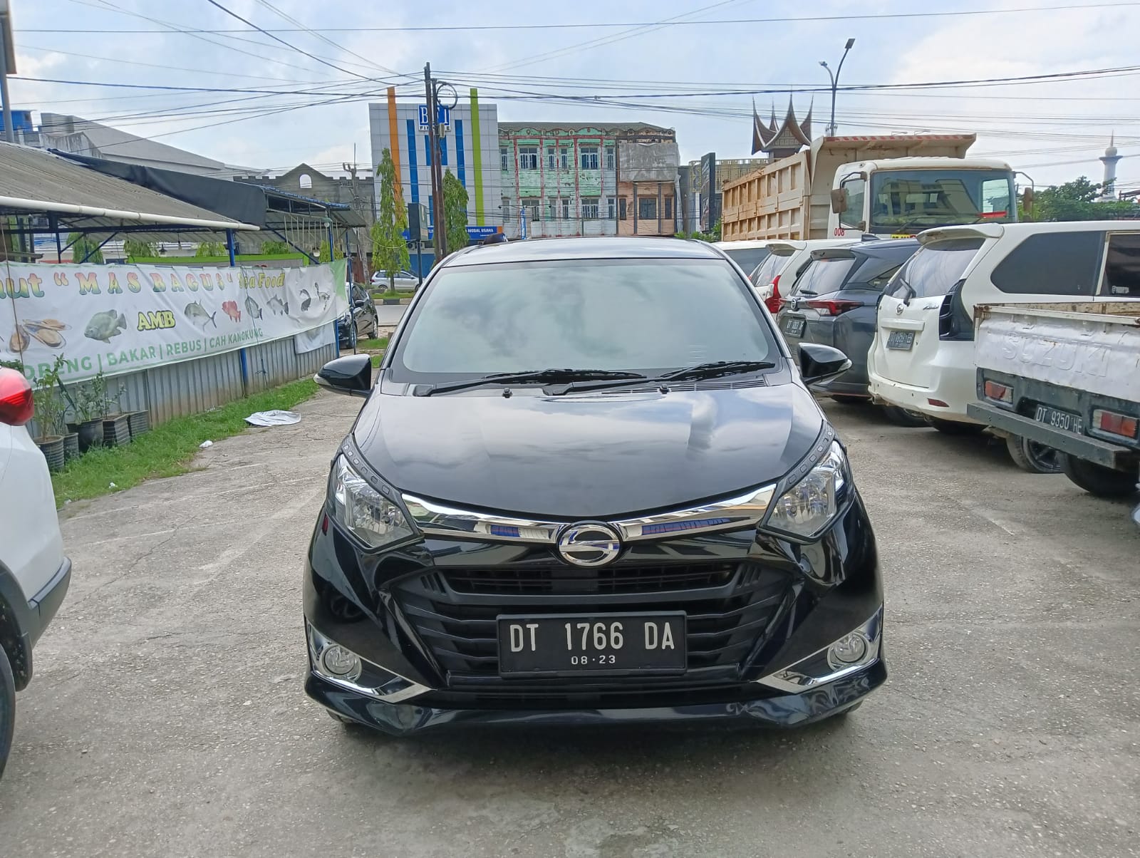 Second Hand 2018 Daihatsu Sigra 1.2 R AT Second Hand 2018 Daihatsu Sigra 1.2 R AT