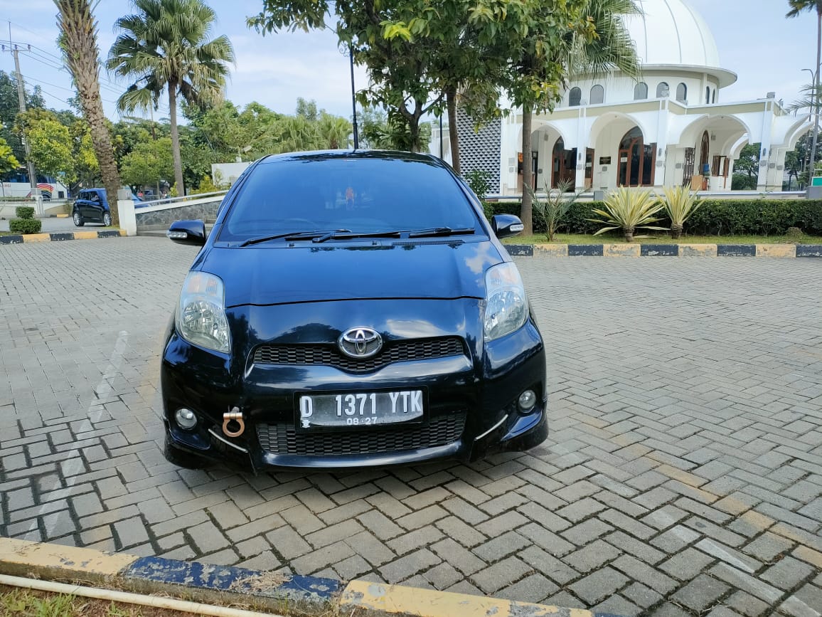 2012 Toyota Yaris 2012 Toyota Yaris