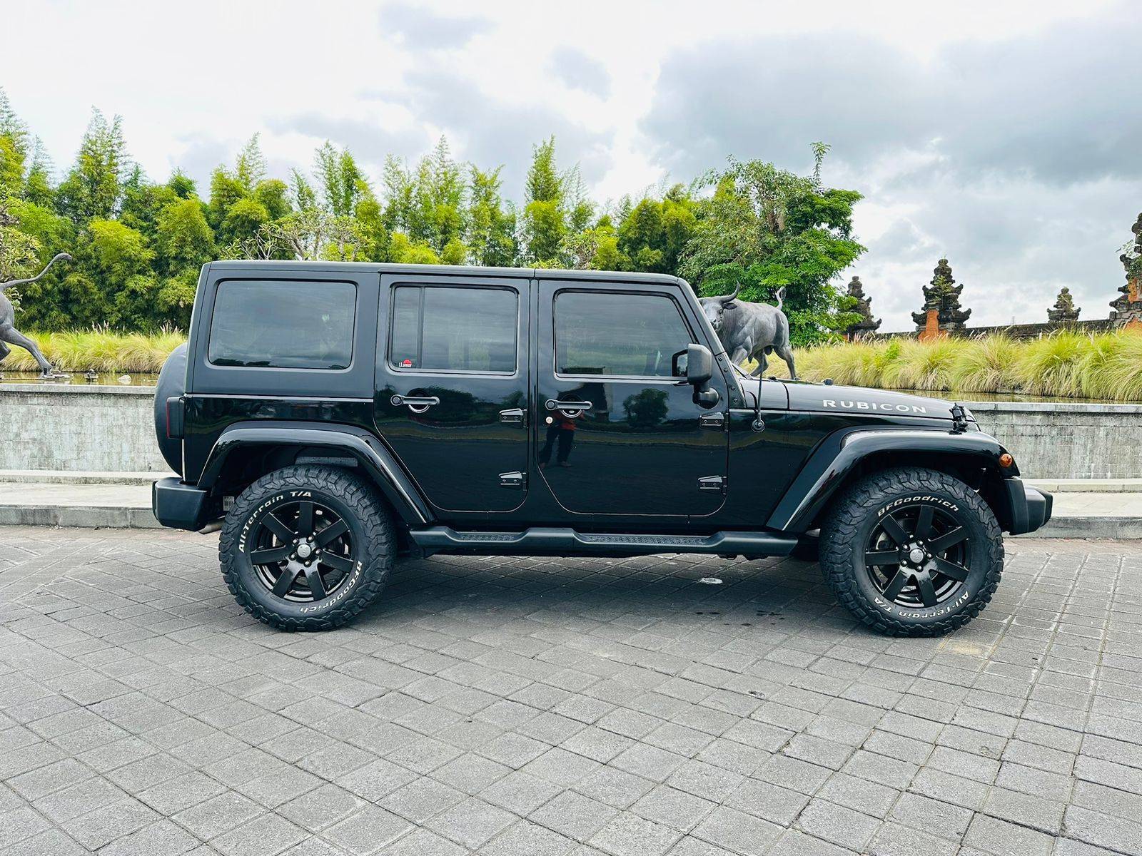 2013 Jeep Wrangler Sahara 3.6L Pentastar AT 2013 Jeep Wrangler Sahara 3.6L Pentastar AT