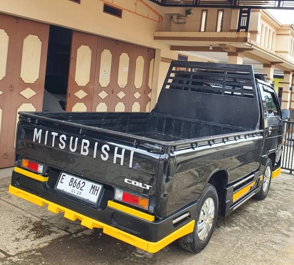 2017 Mitsubishi L300 2017 Mitsubishi L300