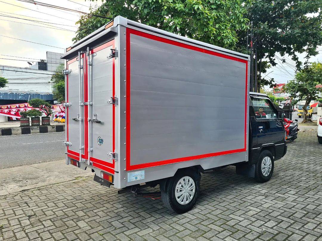 2017 Mitsubishi L300 2017 Mitsubishi L300