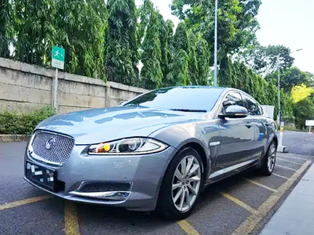 2014 Jaguar XF Premium Luxury 2014 Jaguar XF Premium Luxury