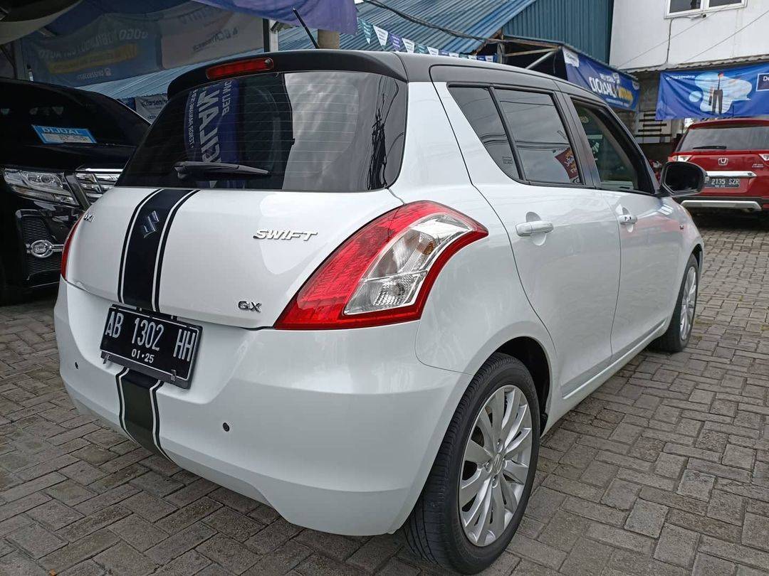 2013 Suzuki Swift 2013 Suzuki Swift