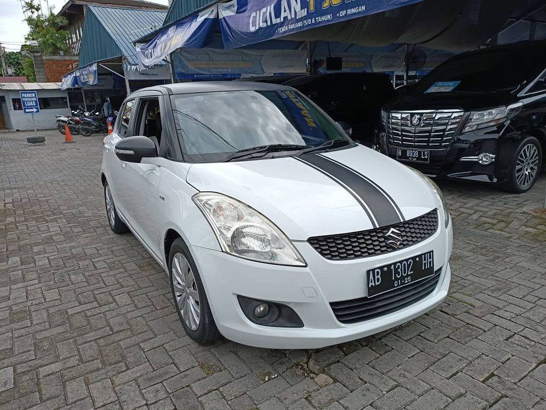 2013 Suzuki Swift 2013 Suzuki Swift