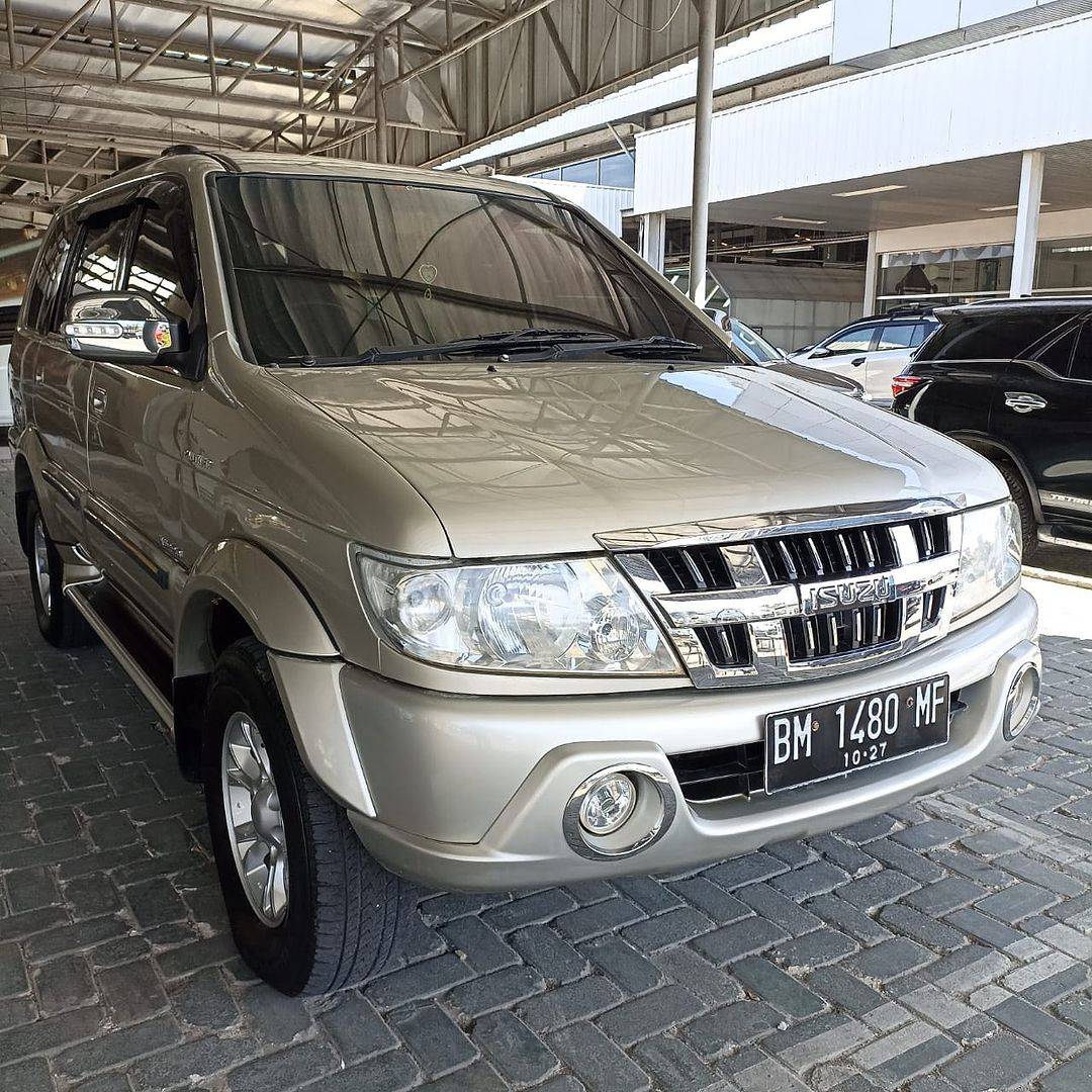 2013 Isuzu Panther 2013 Isuzu Panther