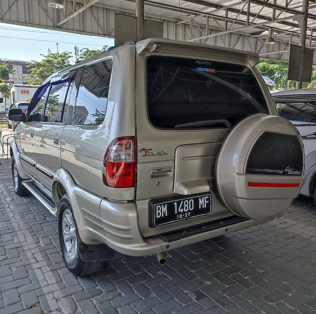 2013 Isuzu Panther 2013 Isuzu Panther