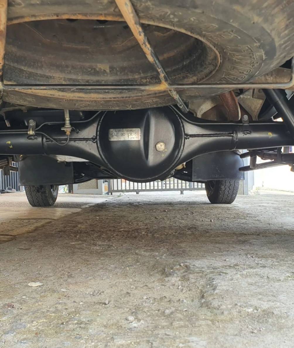 2015 Mitsubishi L300 2015 Mitsubishi L300