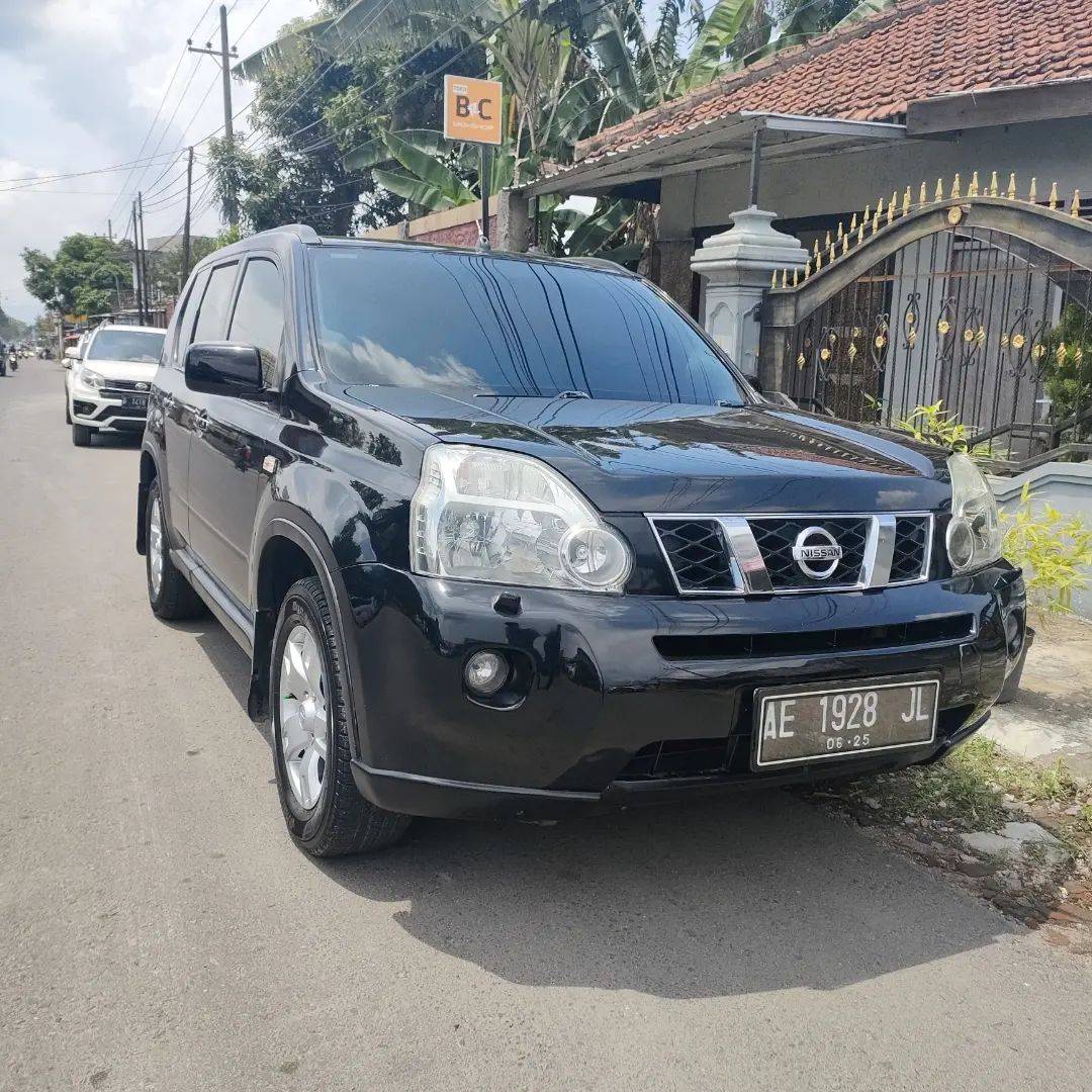 2010 Nissan X-Trail Bekas 2010 Nissan X-Trail Bekas