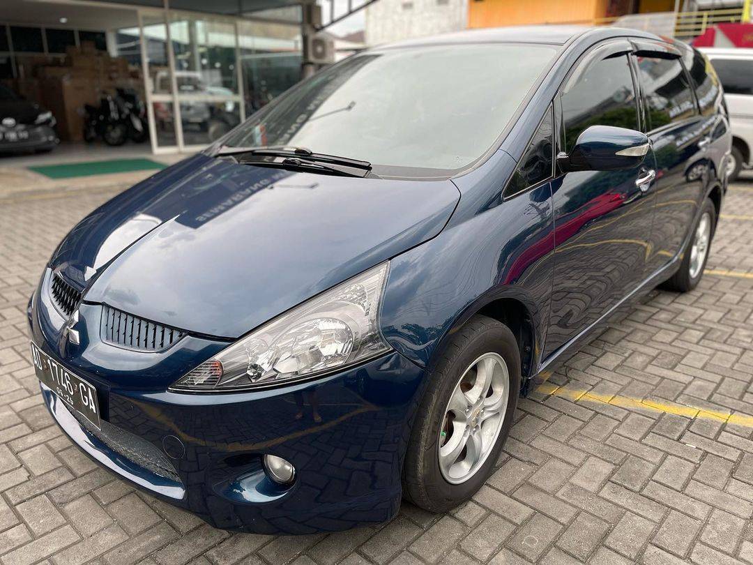 2005 Mitsubishi Grandis 2005 Mitsubishi Grandis