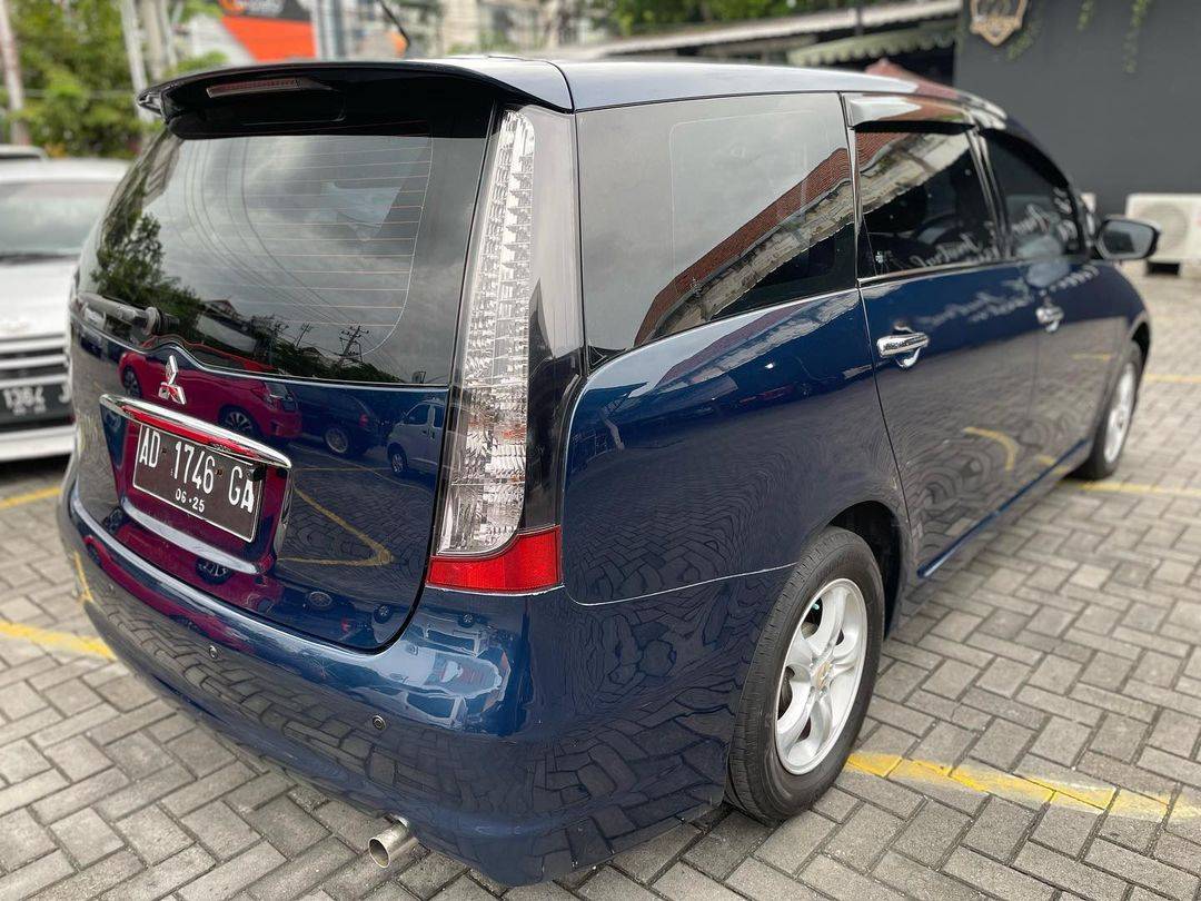 2005 Mitsubishi Grandis 2005 Mitsubishi Grandis