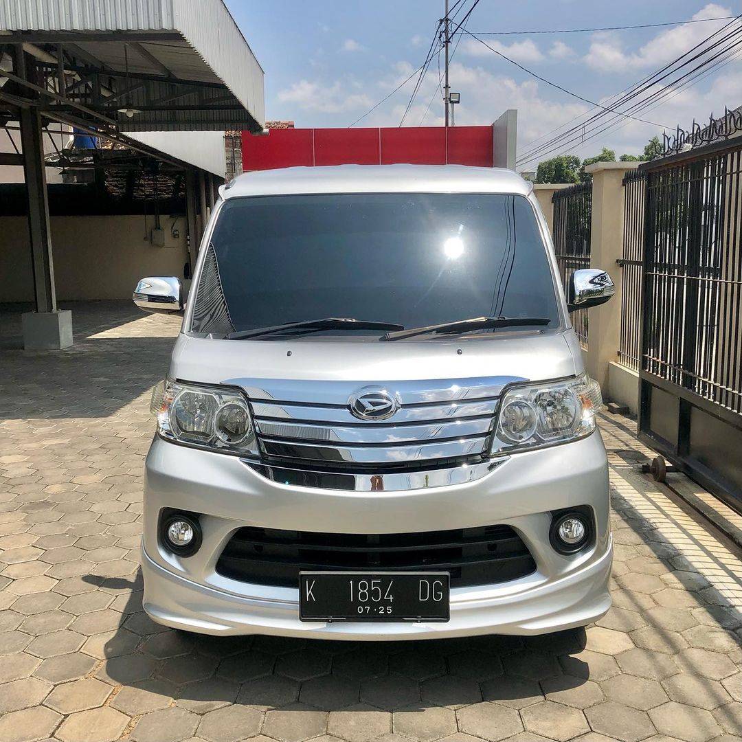 2015 Daihatsu Luxio Bekas 2015 Daihatsu Luxio Bekas
