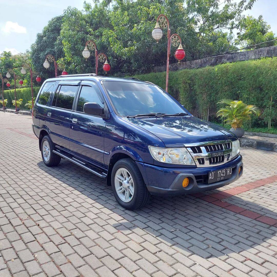 2011 Isuzu Panther  HiGrade 2011 Isuzu Panther  HiGrade