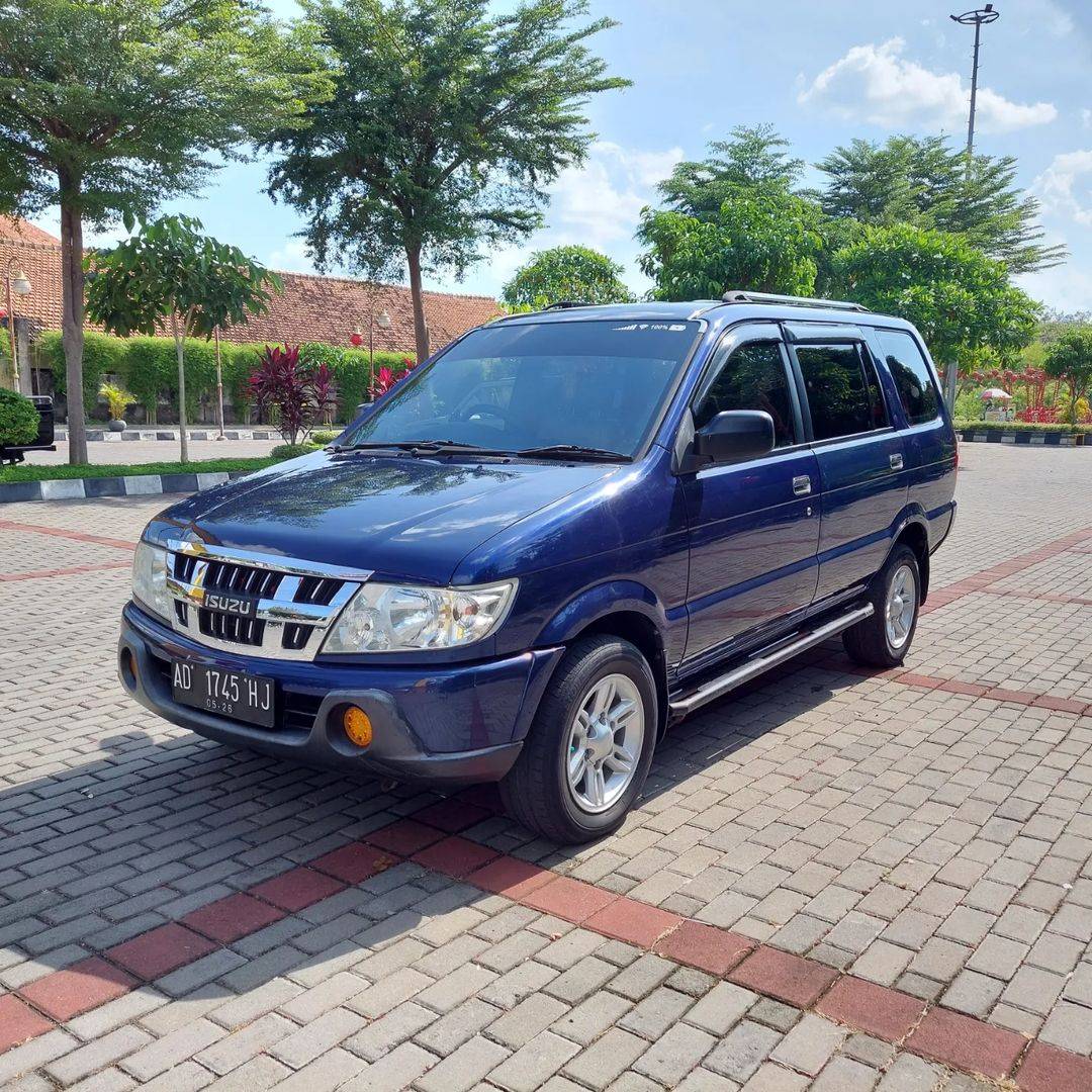 2011 Isuzu Panther  HiGrade 2011 Isuzu Panther  HiGrade