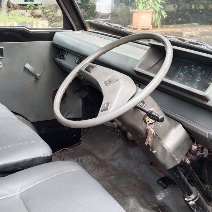 2015 Mitsubishi Colt L300 2015 Mitsubishi Colt L300