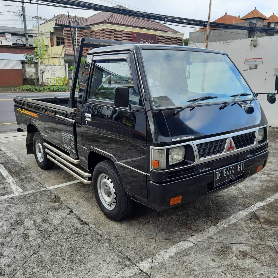 2012 Mitsubishi L300 2012 Mitsubishi L300