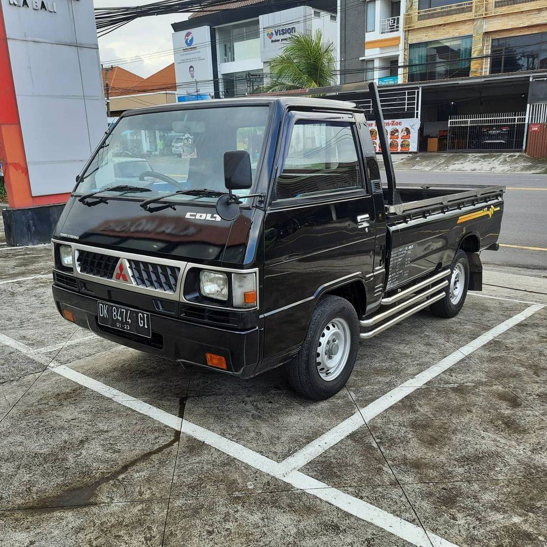 2012 Mitsubishi L300 2012 Mitsubishi L300