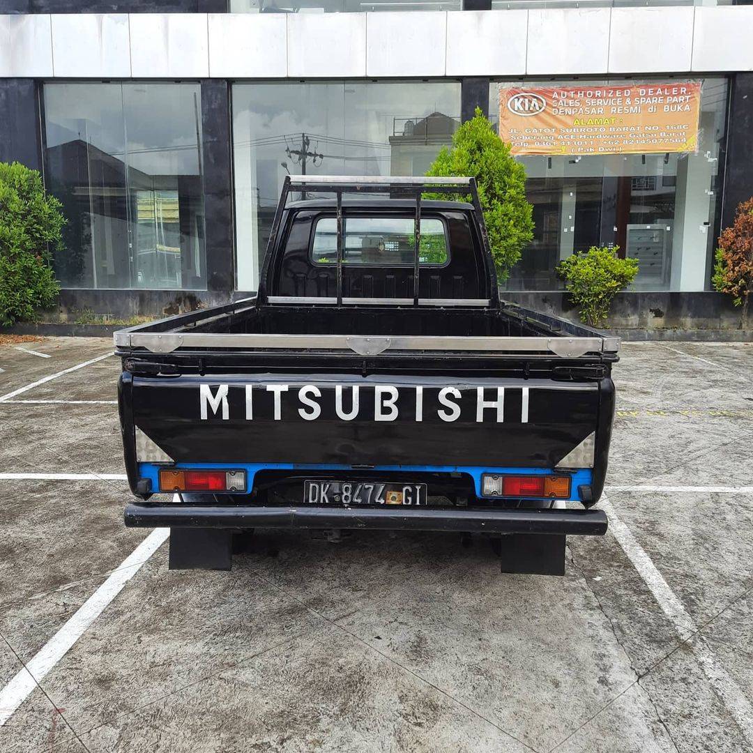 2012 Mitsubishi L300 2012 Mitsubishi L300