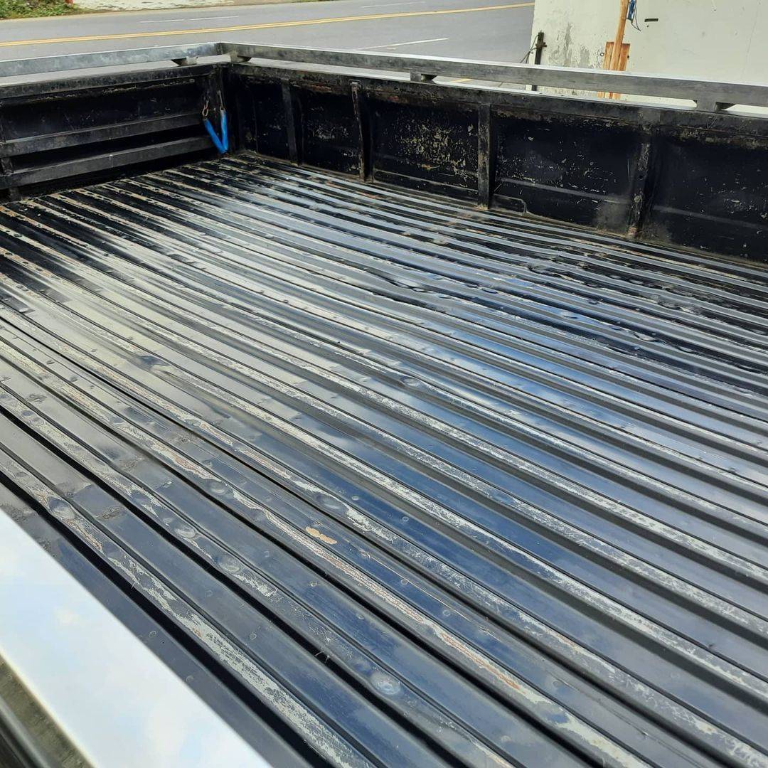 2012 Mitsubishi L300 2012 Mitsubishi L300