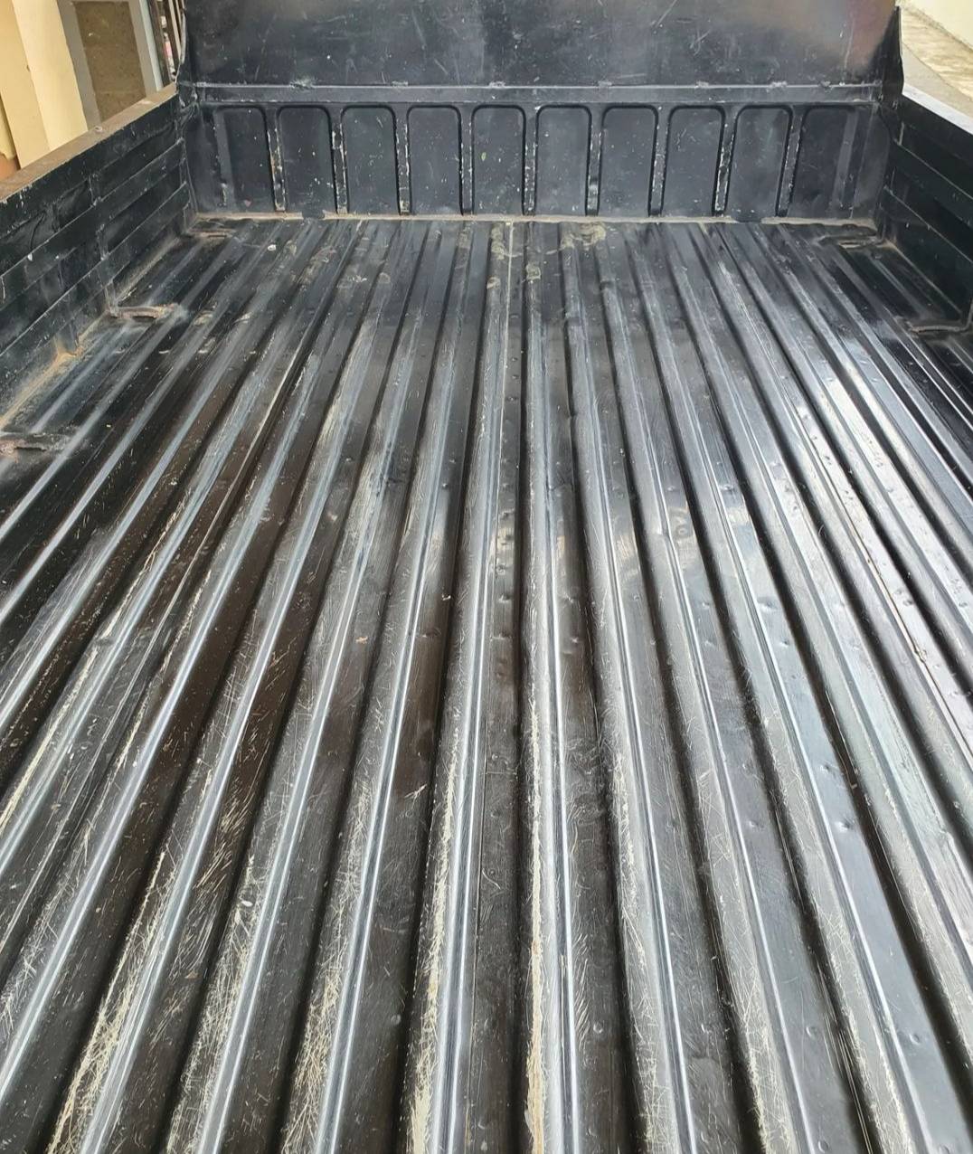 2015 Mitsubishi L300 2015 Mitsubishi L300