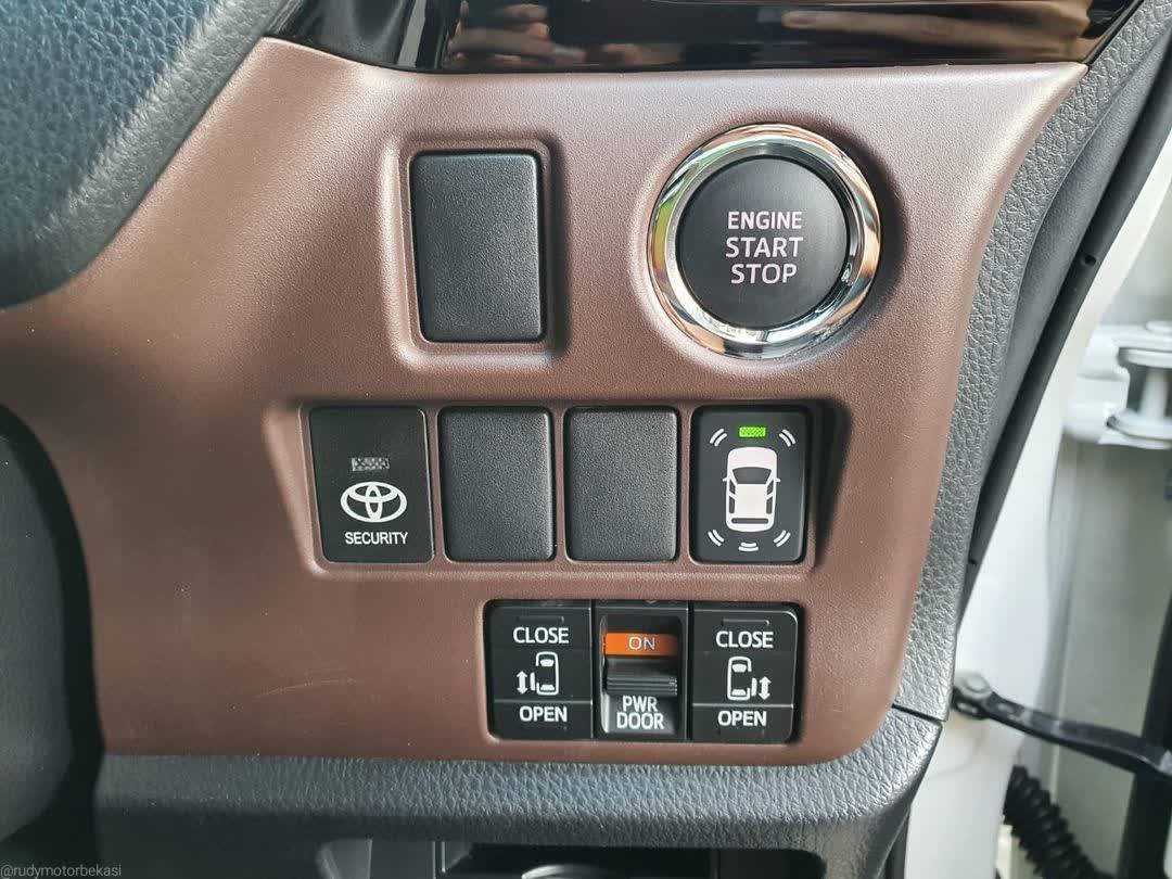 2018 Toyota Voxy 2018 Toyota Voxy