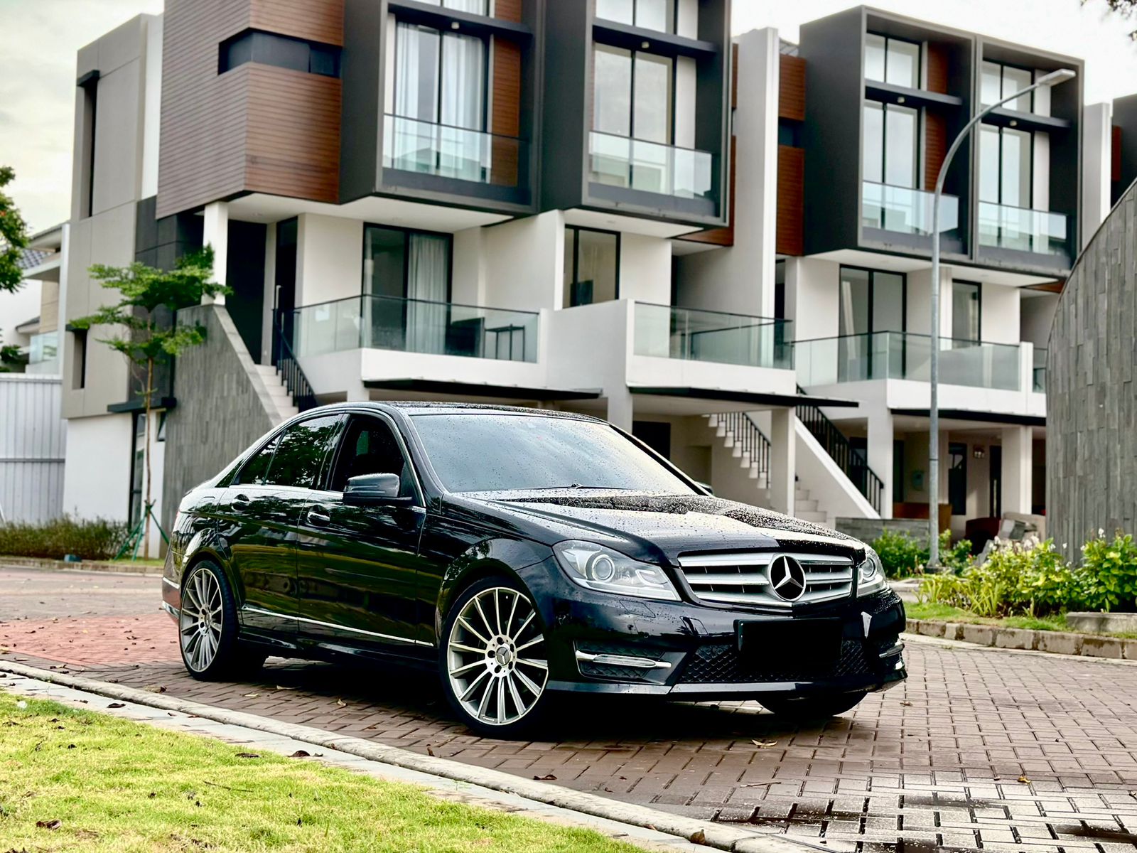 2013 Mercedes Benz C-Class  C250 Bekas 2013 Mercedes Benz C-Class  C250 Bekas