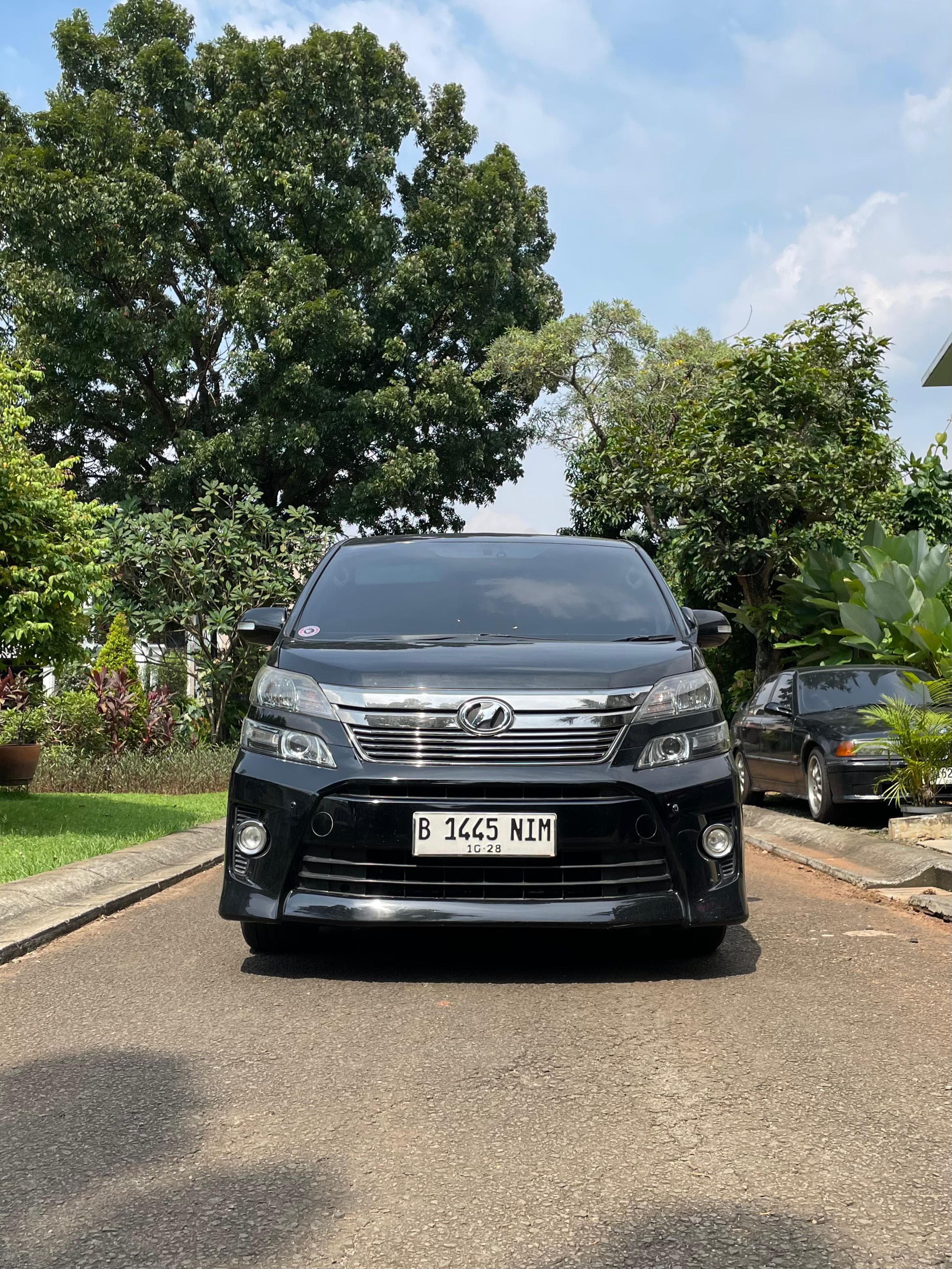 2012 Toyota Vellfire  2.4 ZG AT AUDIOLESS 2012 Toyota Vellfire  2.4 ZG AT AUDIOLESS