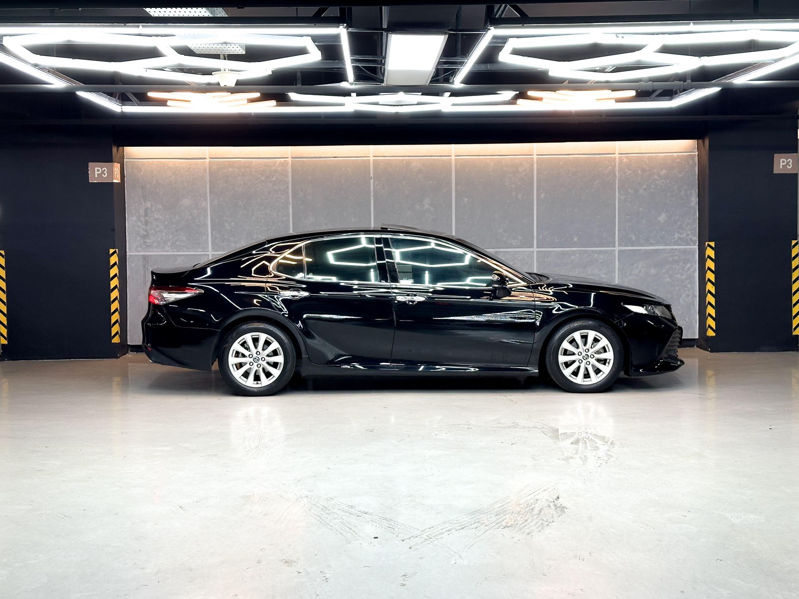 2019 Toyota Camry 2.5 V AT 2019 Toyota Camry 2.5 V AT