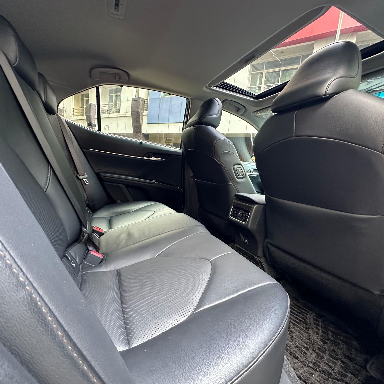 2019 Toyota Camry 2.5 V AT 2019 Toyota Camry 2.5 V AT