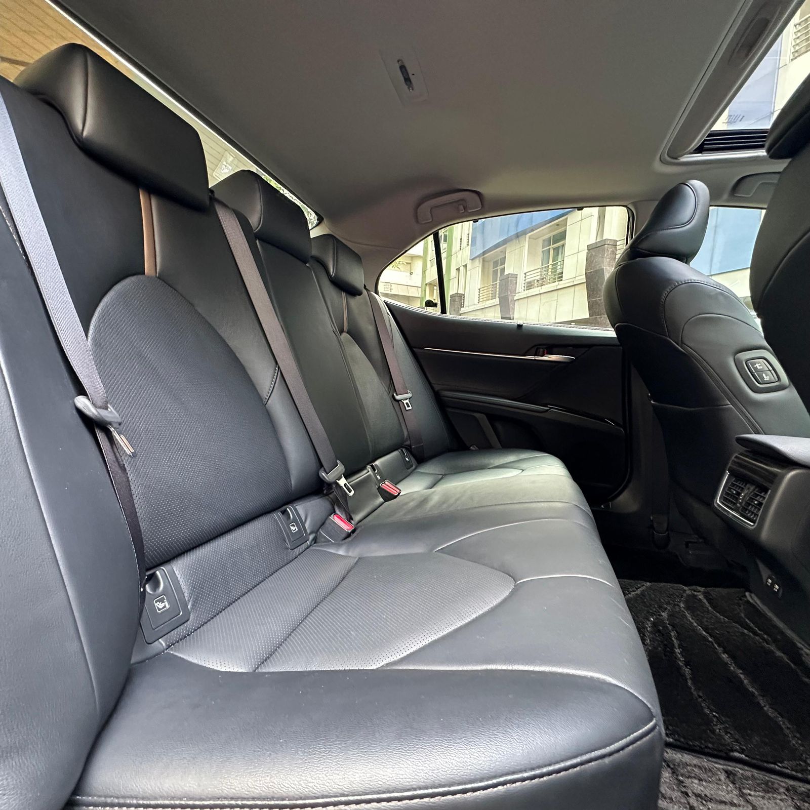 2019 Toyota Camry 2.5 V AT 2019 Toyota Camry 2.5 V AT