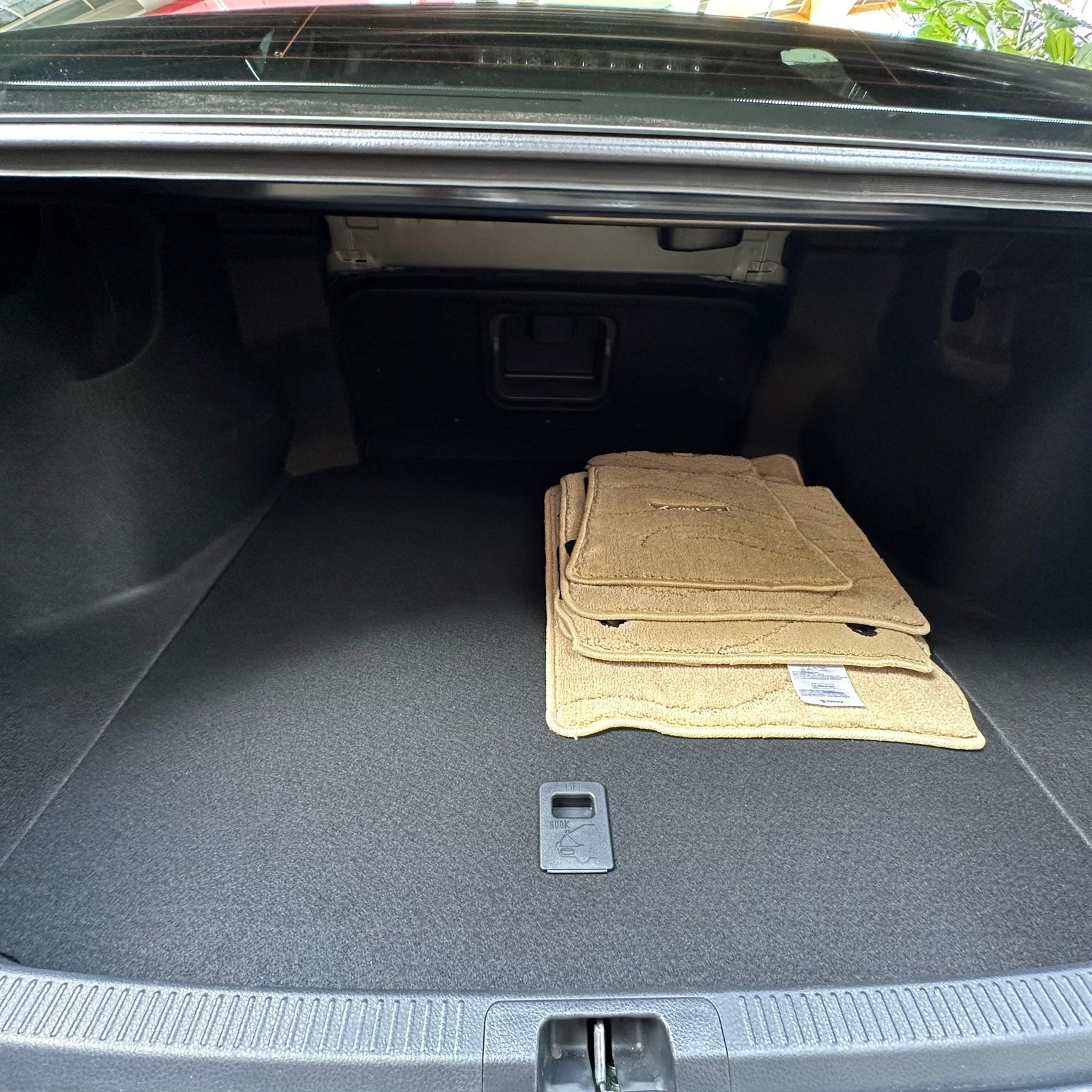 2019 Toyota Camry 2.5 V AT 2019 Toyota Camry 2.5 V AT