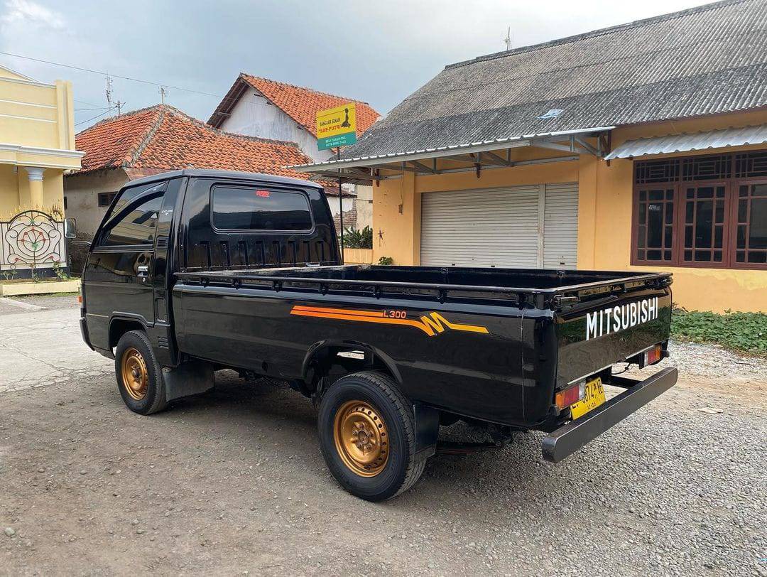 2021 Mitsubishi L300 2021 Mitsubishi L300