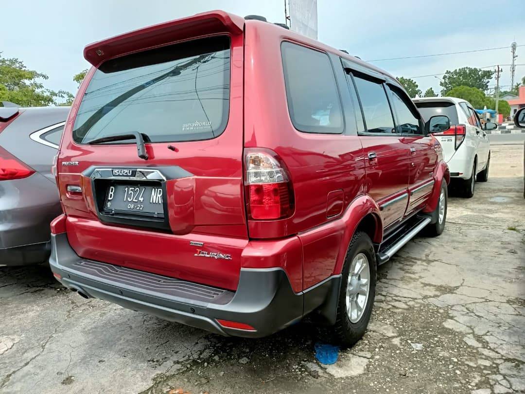 2017 Isuzu Panther 2017 Isuzu Panther